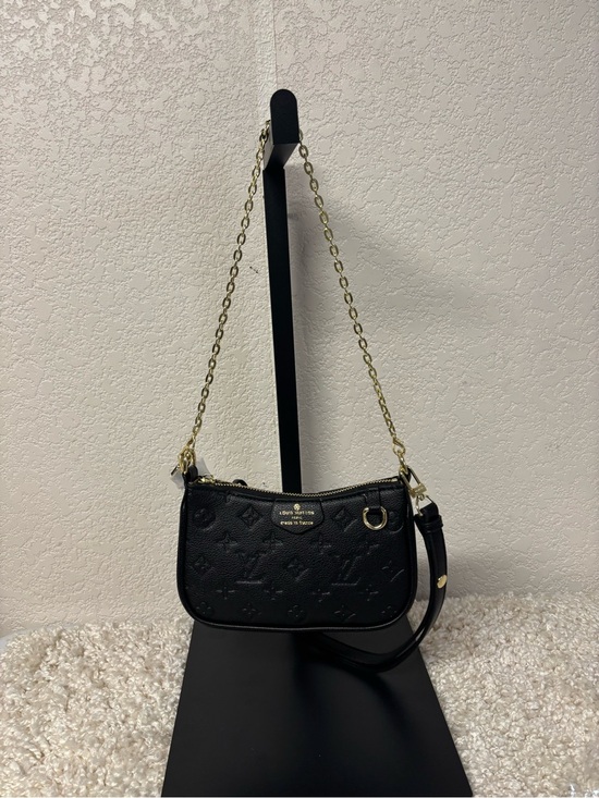 Handbags - Black Women's Shoulder Bag with Gold Chain